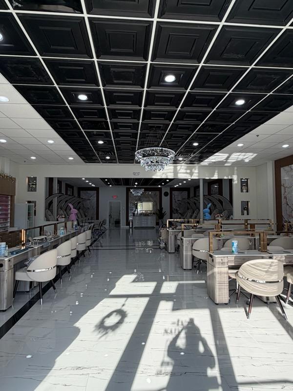 LV Nail Bar